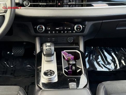 Used 2025 Mitsubishi Outlander SE AWD/4WD image 17