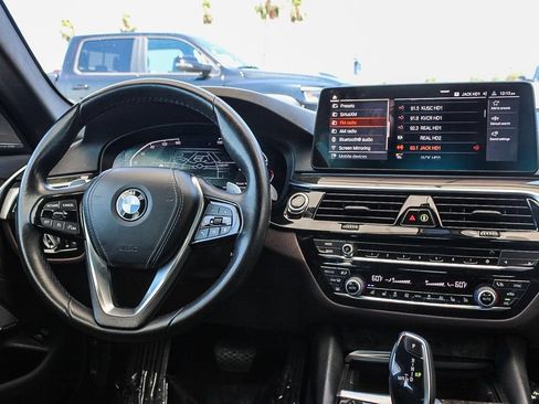 Used 2021 BMW 540i w/ Premium Package RWD image 14