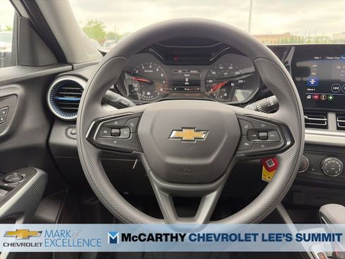 New 2026 Chevrolet Trax LS w/ LS Convenience Package FWD image 7