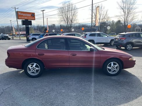 Used 1998 Oldsmobile Intrigue image 8