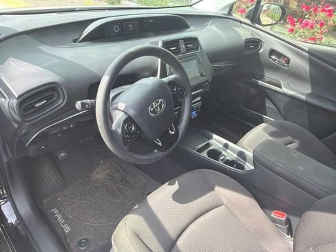 Used 2019 Toyota Prius LE AWD/4WD image 6