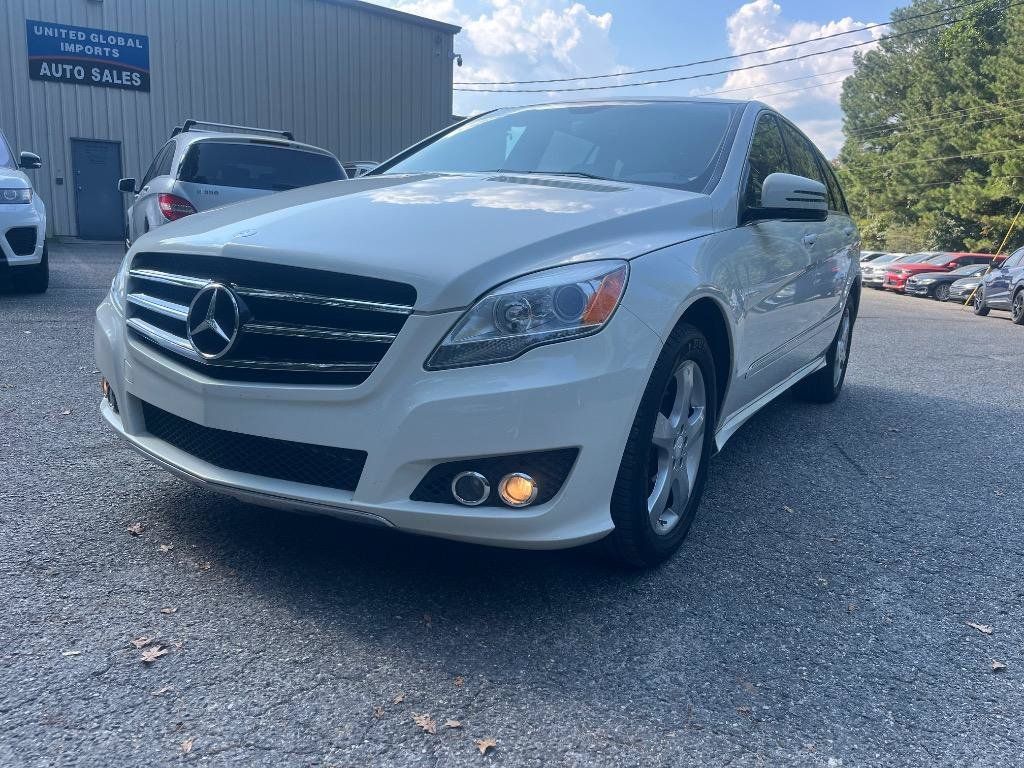 Used 2011 Mercedes-Benz R 350 4MATIC image 2