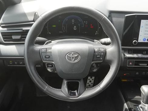 Used 2025 Toyota Camry SE image 16