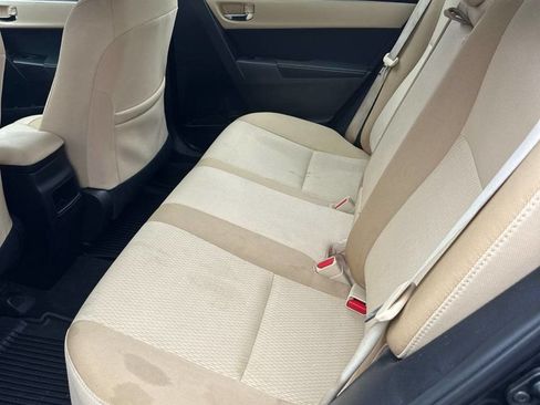 Used 2018 Toyota Corolla LE FWD image 3