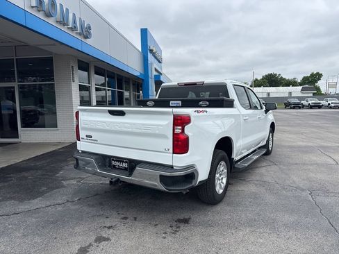 Used 2022 Chevrolet Silverado 1500 LT AWD/4WD image 4