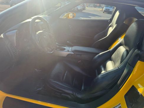 Used 2005 Chevrolet Corvette Convertible w/ Preferred Equipment Group image 9