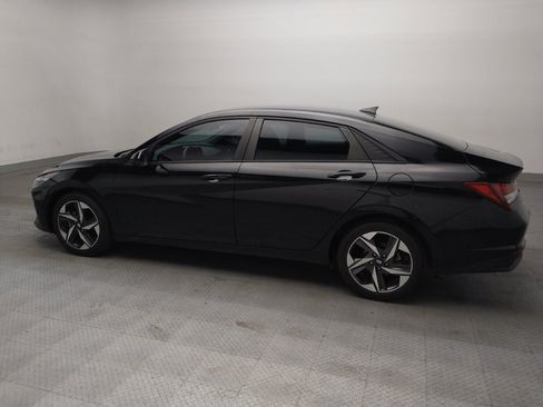 Used 2023 Hyundai Elantra SEL w/ Convenience Package FWD image 3