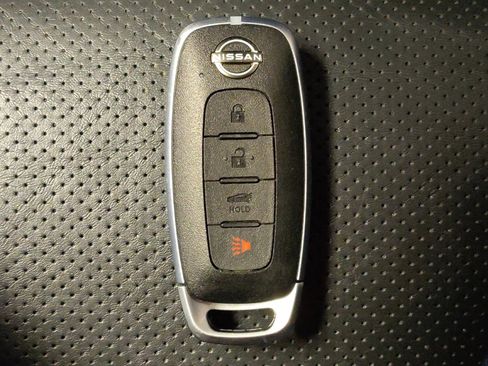 Used 2023 Nissan Rogue Platinum FWD image 32