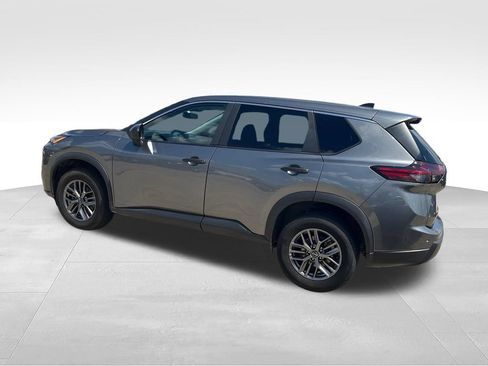Used 2024 Nissan Rogue S AWD/4WD image 3