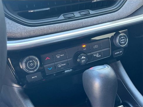 Used 2024 Jeep Compass Latitude w/ Altitude Special Edition image 17