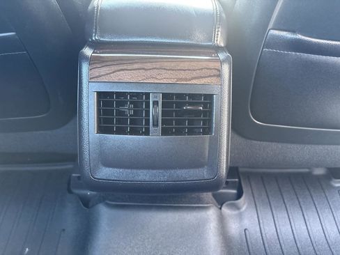 Used 2015 Toyota Avalon XLE image 16