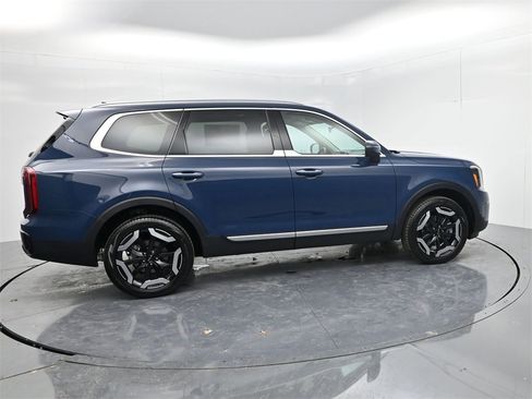 New 2025 Kia Telluride S image 8