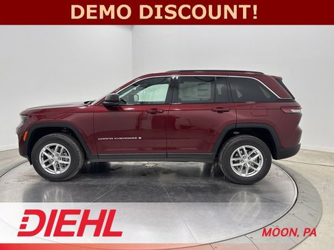 New 2025 Jeep Grand Cherokee Laredo X w/ Luxury Tech Group I image 4