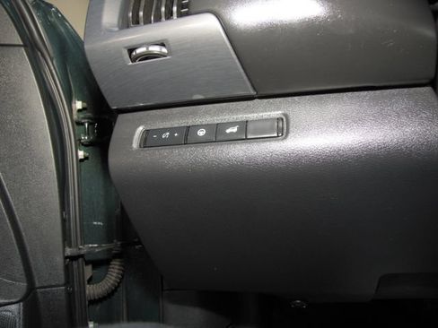 Used 2023 Nissan Pathfinder SL FWD image 8