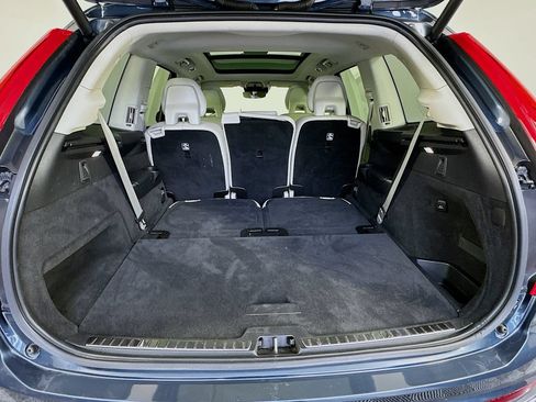 Used 2021 Volvo XC90 T5 Momentum w/ Climate Package FWD image 25