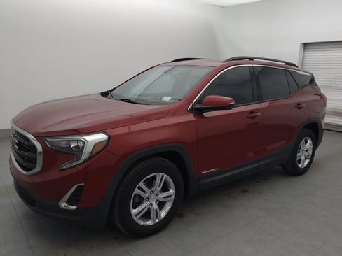 Used 2019 GMC Terrain SLE w/ Driver Convenience Package FWD image 2