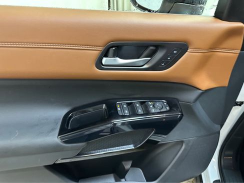 New 2026 Nissan Pathfinder Platinum image 20