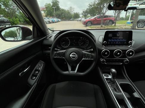 Used 2024 Nissan Sentra SV FWD image 12