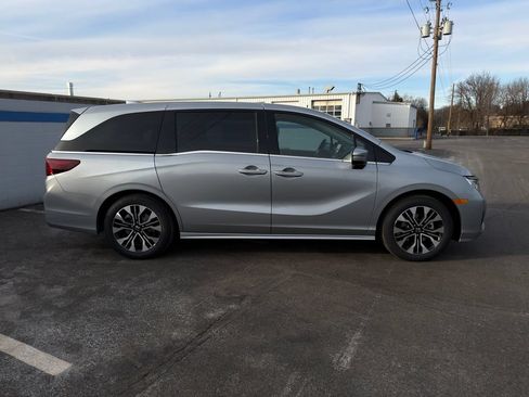 Certified 2026 Honda Odyssey Elite image 6