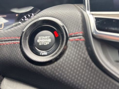 Used 2025 Jeep Compass Trailhawk w/ Sun & Sound Group image 17