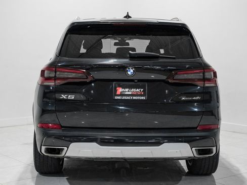 Used 2022 BMW X5 xDrive40i w/ Parking Assistance Package image 8