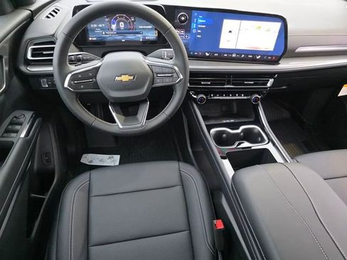 New 2026 Chevrolet Traverse LT w/ Driver Confidence Package image 3