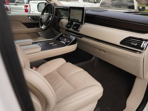 Used 2019 Lincoln Navigator L Reserve image 20