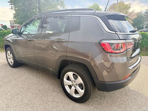 Used 2019 Jeep Compass Latitude w/ Cold Weather Group AWD/4WD image 6