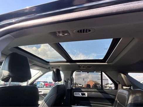 Used 2023 Ford Explorer Limited w/ Equipment Group 301A image 13