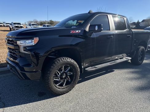 Certified 2022 Chevrolet Silverado 1500 RST w/ Convenience Package II image 5