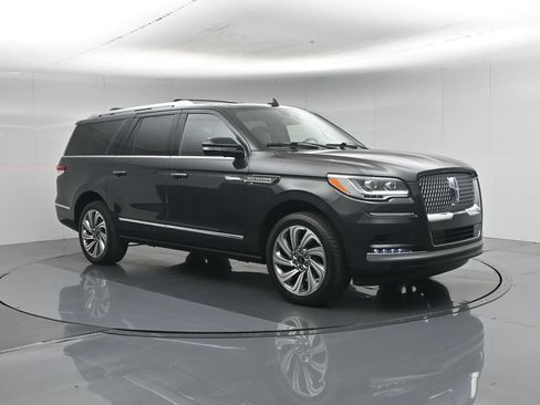 Used 2023 Lincoln Navigator L Reserve AWD/4WD image 29