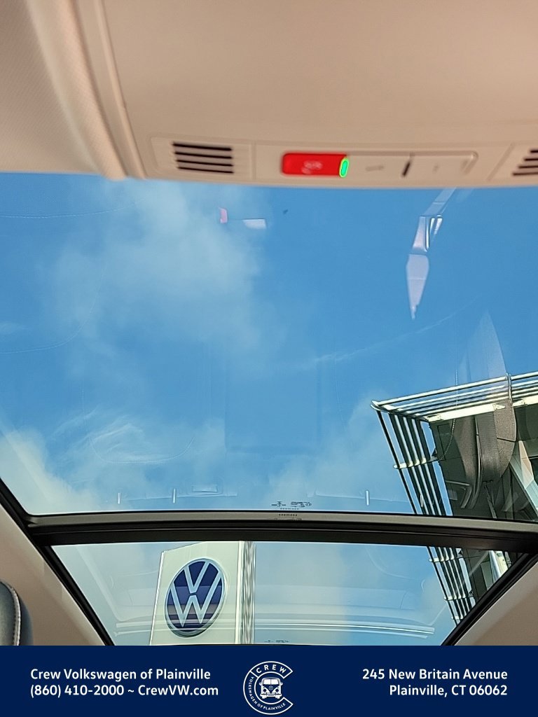 Certified 2023 Volkswagen Taos SE w/ Panoramic Sunroof Package AWD/4WD image 13