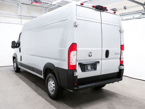 Used 2023 RAM ProMaster 2500 FWD image 4