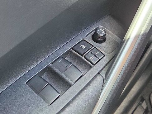 Used 2024 Toyota Corolla Cross LE w/ Moonroof Package FWD image 23