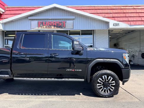Used 2022 GMC Sierra 2500 AT4 w/ Gooseneck/5TH Wheel Package AWD/4WD image 12
