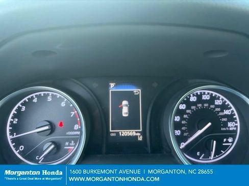 Used 2018 Toyota Camry SE w/ Moonroof Package FWD image 17