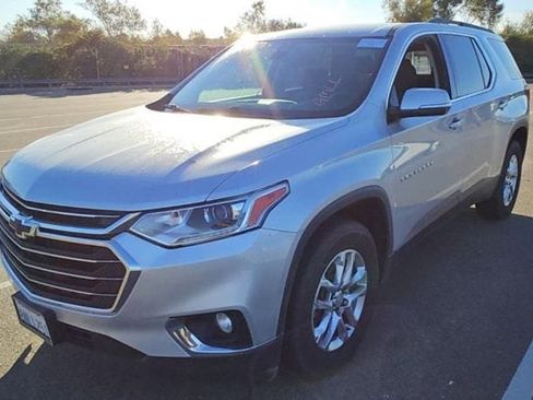 Used 2020 Chevrolet Traverse LT image 4