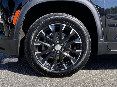 Used 2024 Chevrolet Traverse LT AWD/4WD image 7