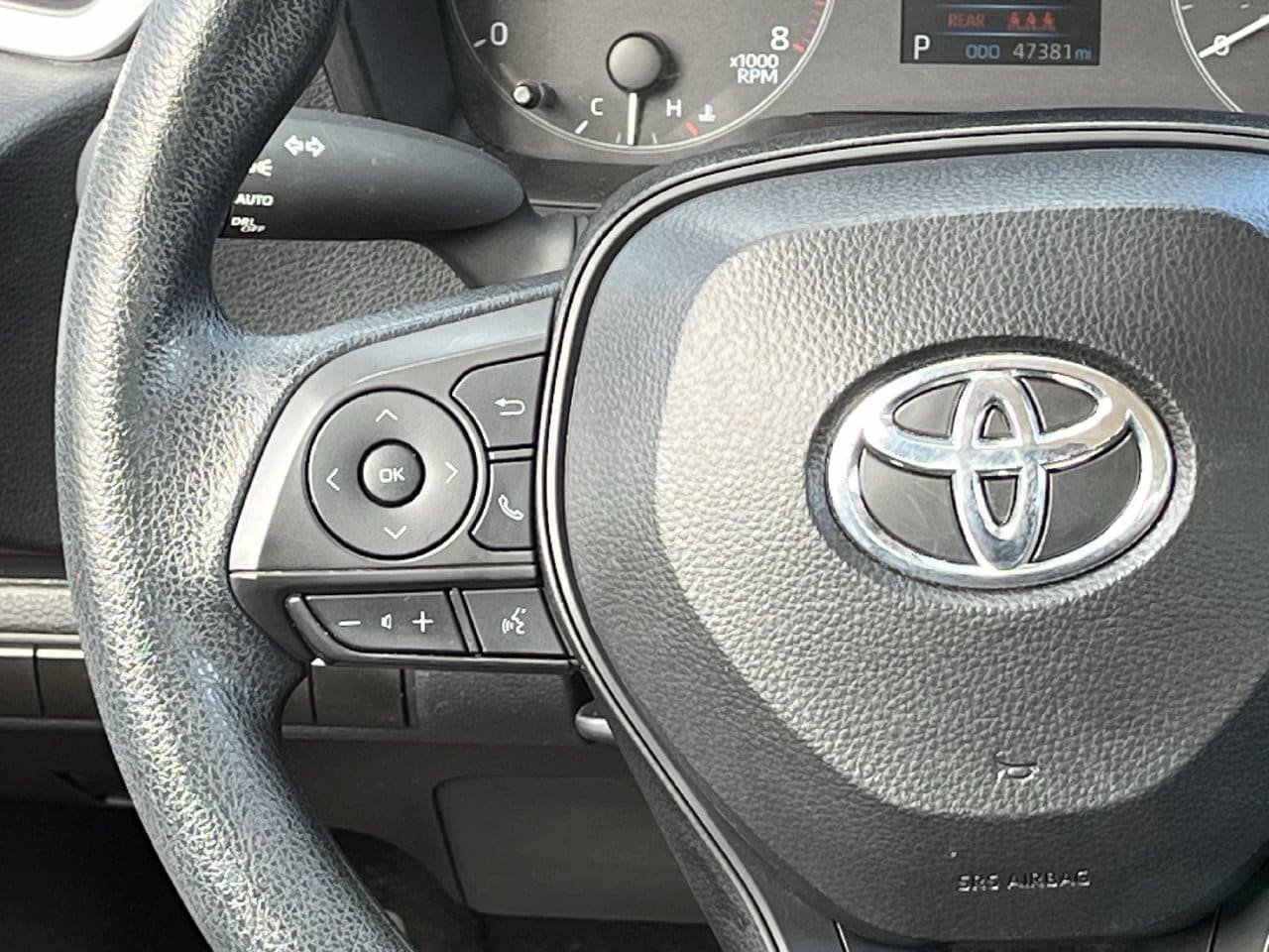 Used 2025 Toyota Corolla LE FWD image 12
