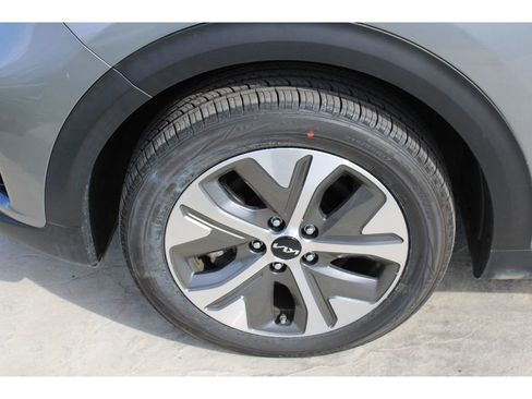 Used 2022 Kia Niro EX w/ Cold Weather Package image 8