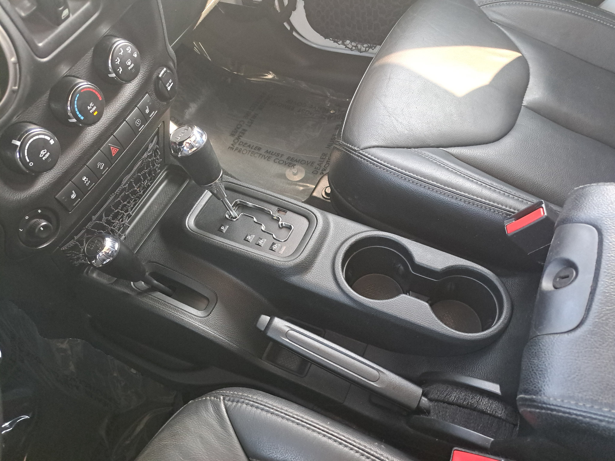 Used 2018 Jeep Wrangler Unlimited Sahara w/ Dual Top Group AWD/4WD image 23