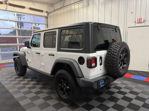 Used 2022 Jeep Wrangler Unlimited Sport AWD/4WD image 6