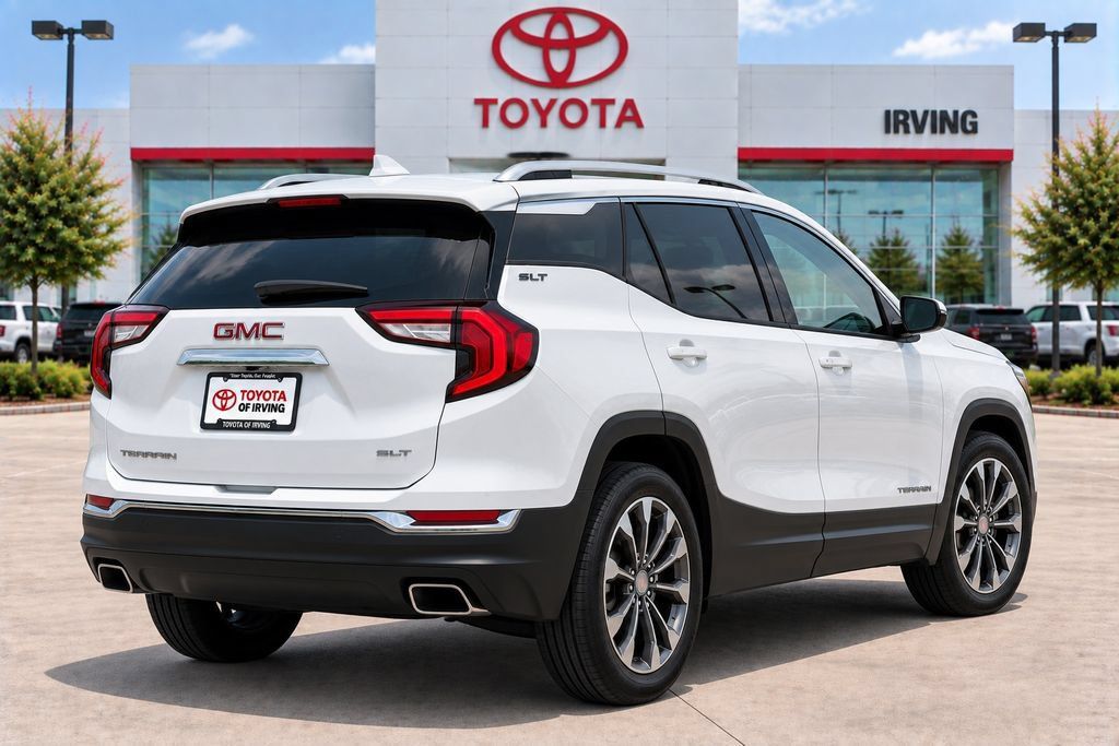 Used 2024 GMC Terrain SLT AWD/4WD image 7