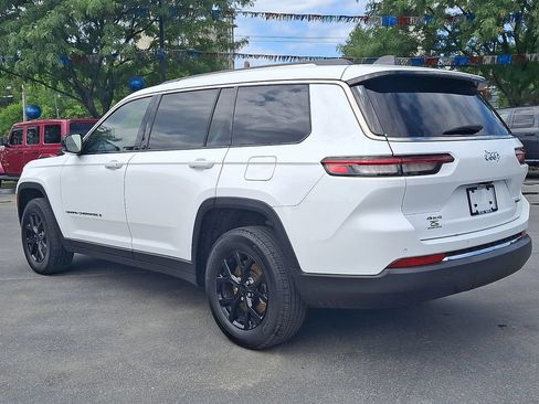 Used 2023 Jeep Grand Cherokee L Limited AWD/4WD image 4