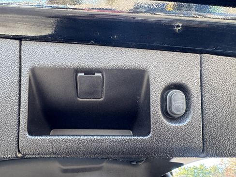 Used 2019 Cadillac Escalade Luxury image 39