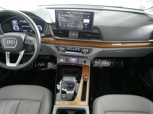 Used 2023 Audi Q5 2.0T Premium Plus w/ Premium Plus Package AWD/4WD image 10