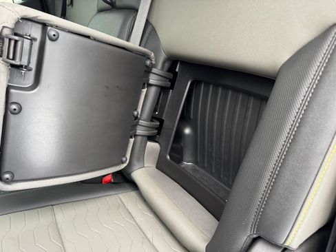 Used 2024 Chevrolet Silverado 1500 ZR2 w/ Technology Package image 43