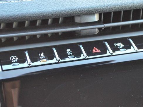 New 2025 Jeep Grand Cherokee L Limited w/ Luxury Tech Group II image 27