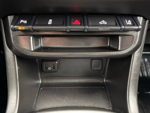 Used 2022 Chevrolet Colorado LT w/ Fleet Safety Package image 34