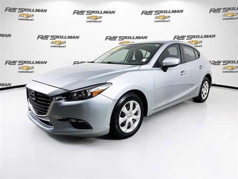 Used 2018 MAZDA MAZDA3 Sport image 3